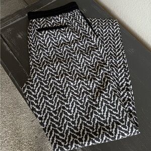 Black and White Zigzag Patterned Pants